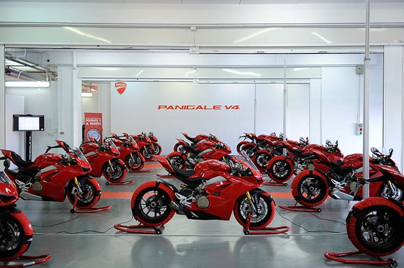 Ducati_Panigale_V4S_BikeSocial_Review