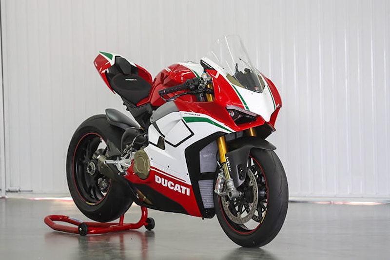 Ducati_Panigale_V4S_BikeSocial_Review