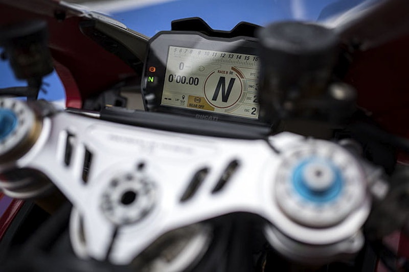 2023 Ducati Panigale V4R Review Price Spec_04