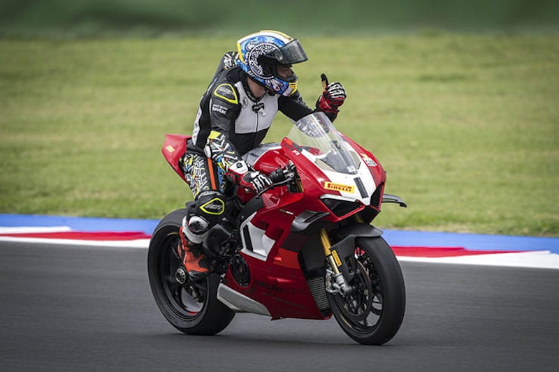 2023 Ducati Panigale V4R Review Price Spec_23