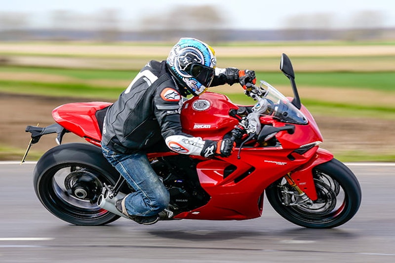 New Ducati Supersport 950 S Review 2021 | Bennetts Bike