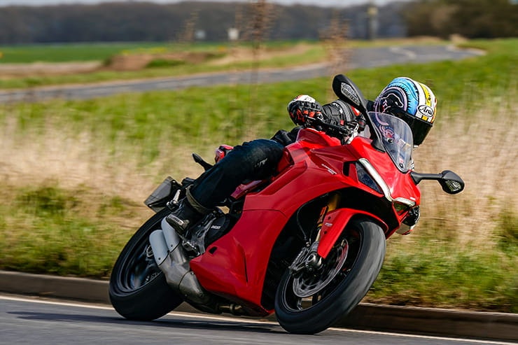 10_Ducati Supersport 2021_LOW