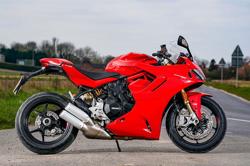 01_Ducati Supersport 2021_LOW