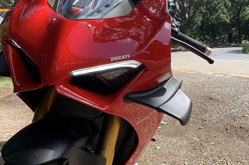 Maybe, there are roads in some parts of the UK that are wide enough, open enough and empty enough to truly enjoy a V4S. I’ve been lucky enough to live around and work on some of the best in the UK and Europe and, right now, apart from the IoM Mountain section I can’t think of anywhere where you could seriously stretch the legs of a 2020 V4S without distraction.