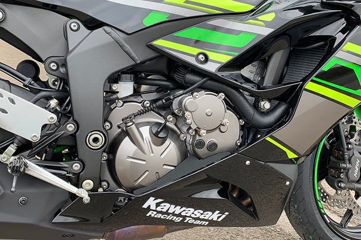 Kawasaki Ninja ZX-6R (2019) - Road Test Review