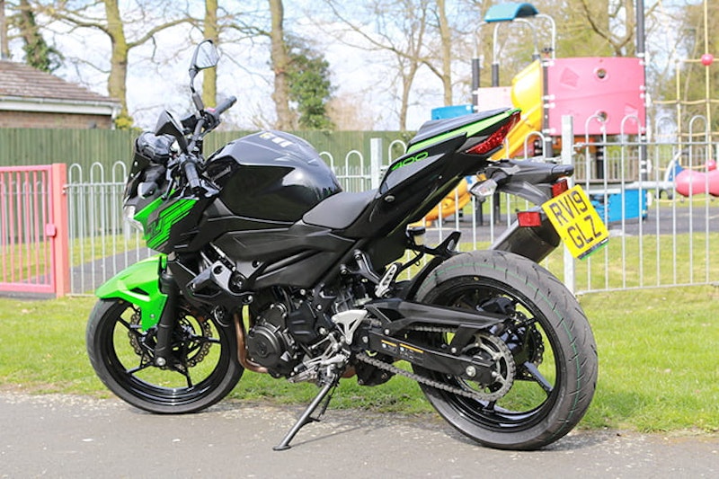 Kawasaki Z400 2019 - Two Week Review Price Specs