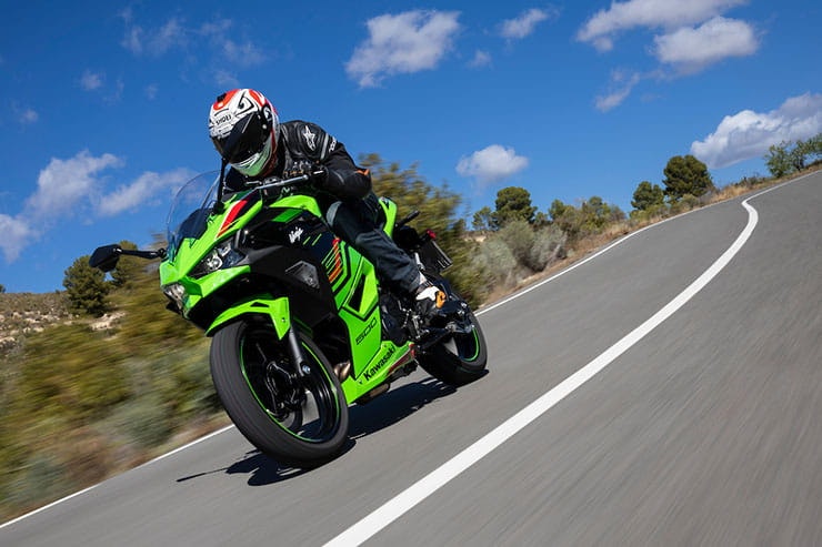 2024 Kawasaki Ninja 500 Review Details Price Spec_03