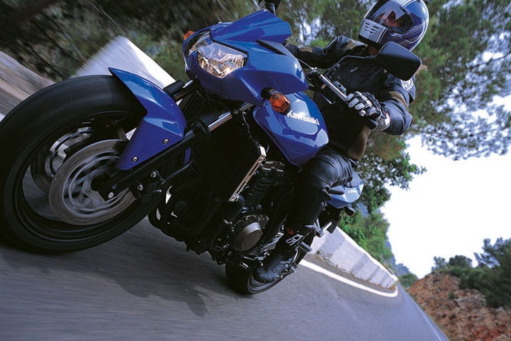 Kawasaki Z750 2004 Review Used Price Spec_03