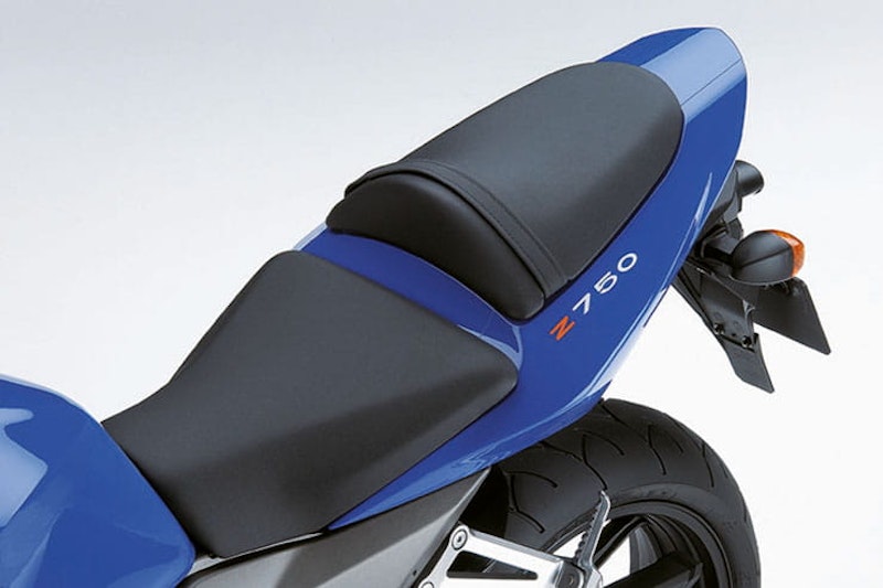 Kawasaki Z750 2004 Review Used Price Spec_06
