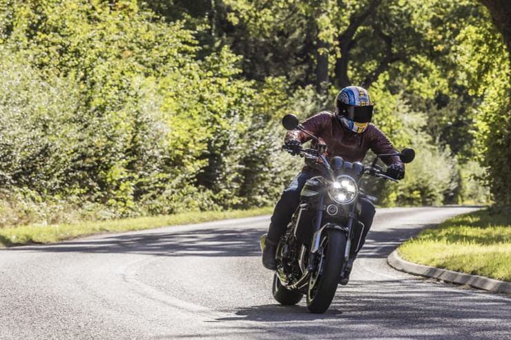 2022 Kawasaki Z900RS Review Price Spec_03
