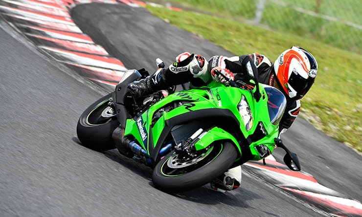 Kawasaki ZX-10RR (2019) | Review