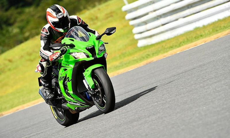 Kawasaki ZX-10RR (2019) | Review