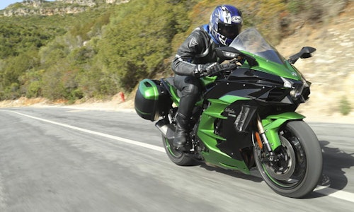 Kawasaki Ninja H2 SX (2018) | Review