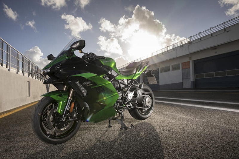 Kawasaki Ninja H2 SX Review