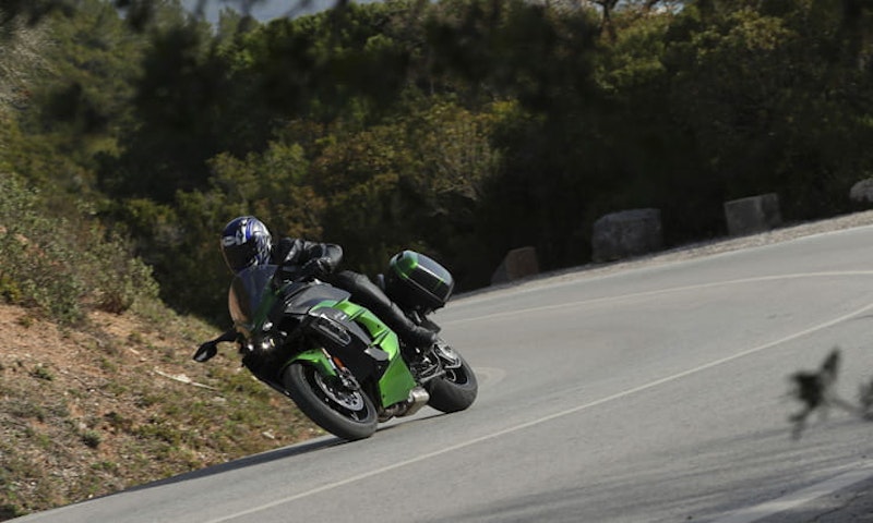 Kawasaki Ninja H2 SX Review