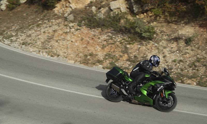 Kawasaki Ninja H2 SX Review