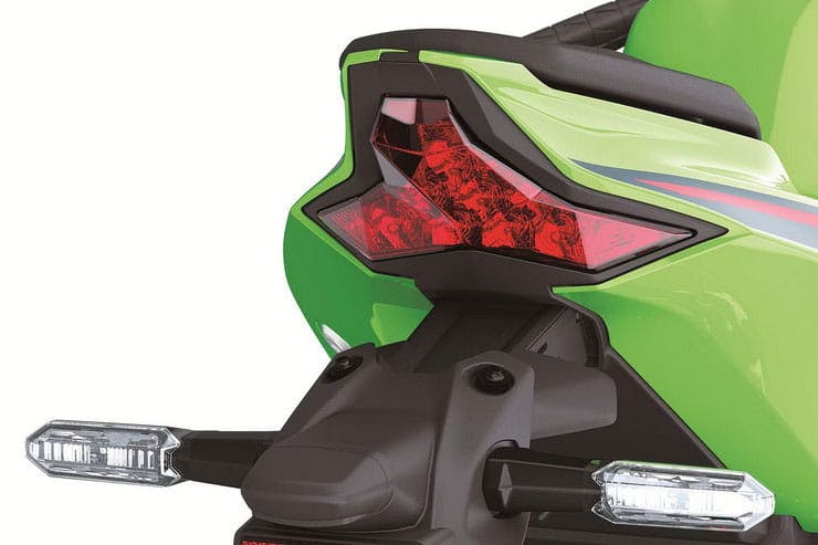 Kawasaki Ninja ZX-4RR (2024) - Review