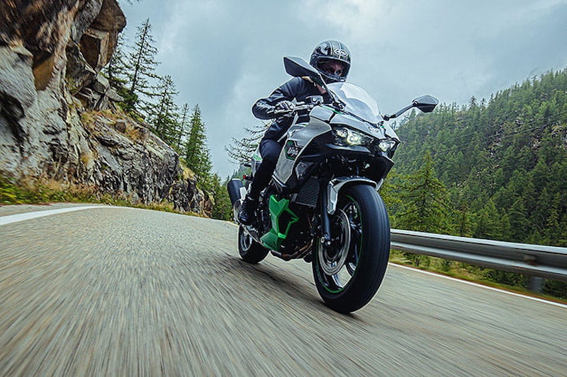 2024 Kawasaki Ninja 7 HEV Review Details Price Spec_03
