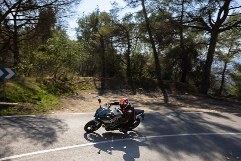 2024 Kawasaki Ninja7 HEV Hybrid Review Details Price Spec_104