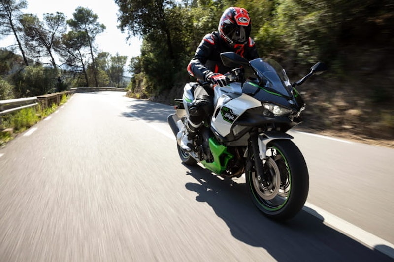 2024 Kawasaki Ninja7 HEV Hybrid Review Details Price Spec_109