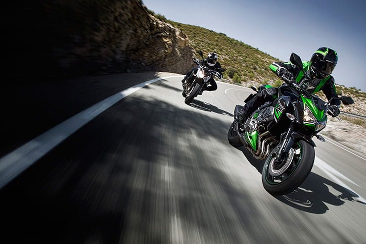 Z800 kawasaki 2018 hotsell