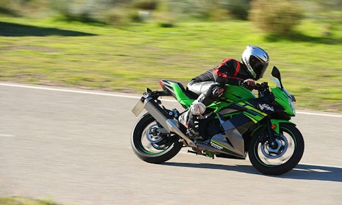 Kawasaki Z125 & Ninja 125 (2019) Review | BikeSocial