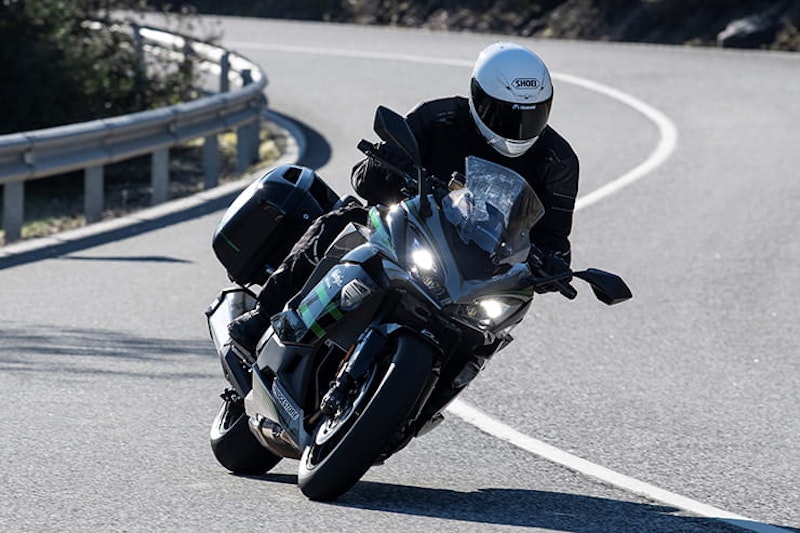 Kawasaki’s roadgoing sports bike inherits the Ninja title, gets a TFT display, improved traction control, ABS and comfort
