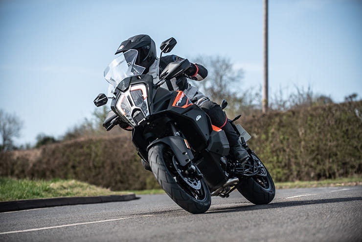 066_KTM 1290 Super Adventure S 2021