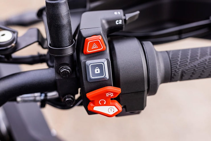 KTM 1290 Super Adventure R Review Spec Price_018