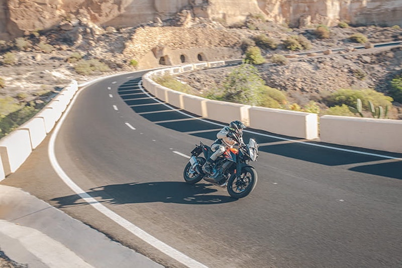 KTM, who have a long-standing reputation in the adventure market, have decided to produce a new bike to their already impressive line-up, their single-cylinder 390 Adventure.