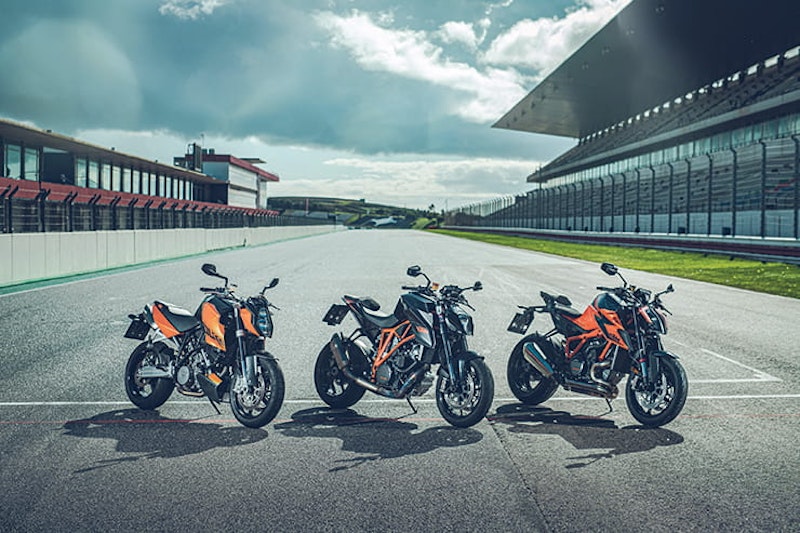 The third coming of KTM’s bonkers hyper naked, the 1290 SUPER DUKE R, promises more power, less weight and triple the chassis stiffness.