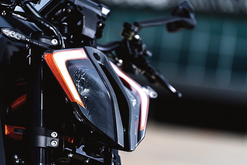 The third coming of KTM’s bonkers hyper naked, the 1290 SUPER DUKE R, promises more power, less weight and triple the chassis stiffness.