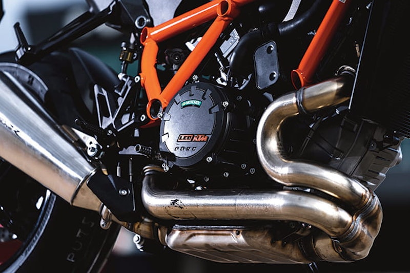 The third coming of KTM’s bonkers hyper naked, the 1290 SUPER DUKE R, promises more power, less weight and triple the chassis stiffness.