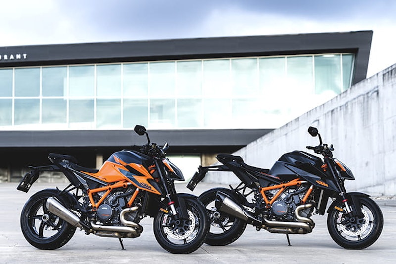 The third coming of KTM’s bonkers hyper naked, the 1290 SUPER DUKE R, promises more power, less weight and triple the chassis stiffness.