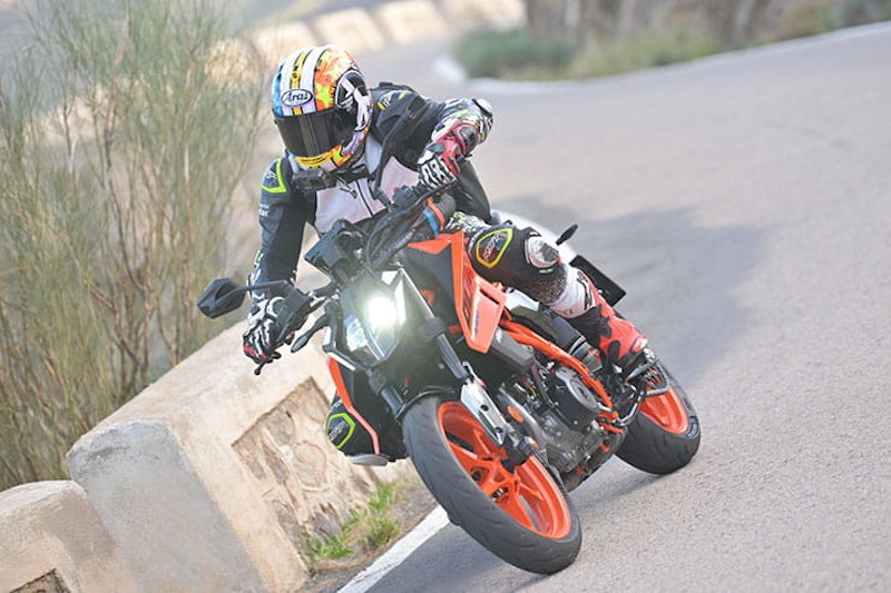 2024 KTM 390 Duke Review Details Price Spec_229