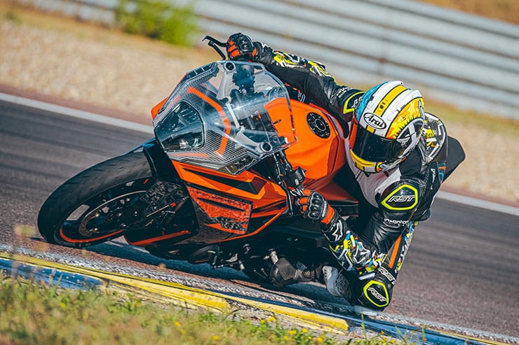 KTM RC390 2022 Review Price Spec_53