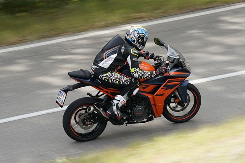 KTM RC390 2022 Review Price Spec_09