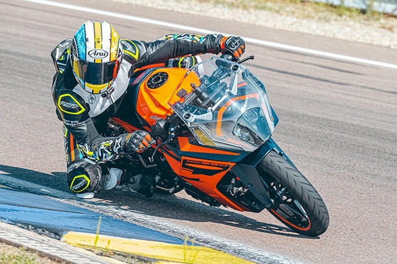KTM RC390 2022 Review Price Spec_46