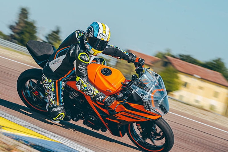 KTM RC390 2022 Review Price Spec_55