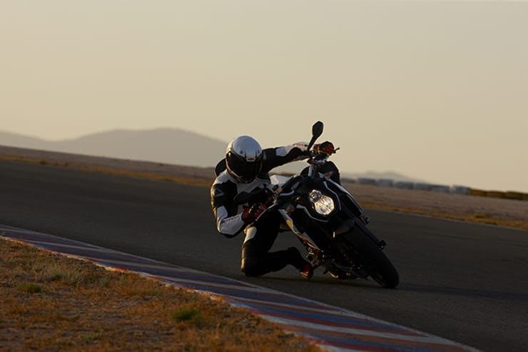 KTM 990 Super Duke 2005 Used Review Price Spec_03