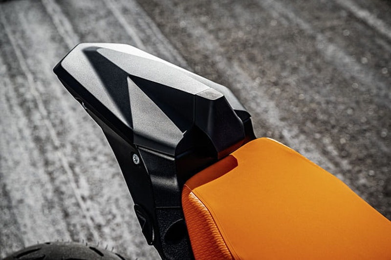 2024 KTM 1390 Super Duke R Review Details Price Spec_24