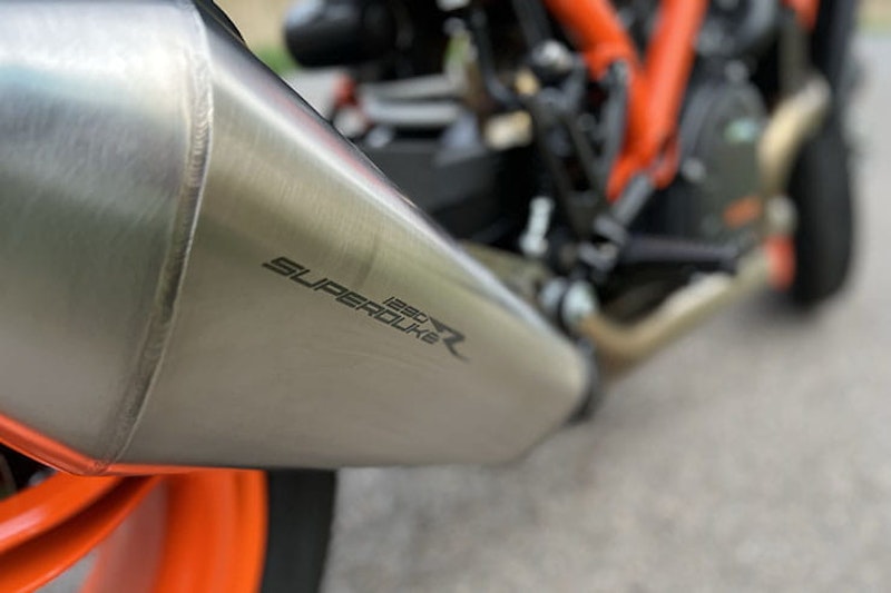 2022 KTM 1290 Super Duke R EVO Details Price Spec_44