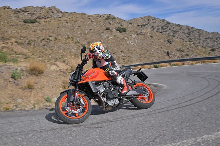 2024 KTM 990 Duke Review Details Price Spec_222