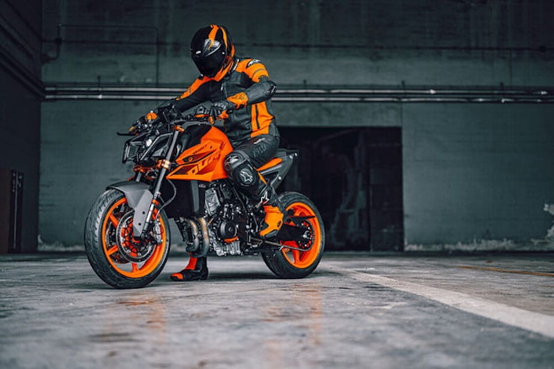2024 KTM 990 Duke Review Details Price Spec_218