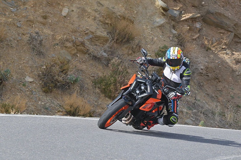 2024 KTM 990 Duke Review Details Price Spec_223