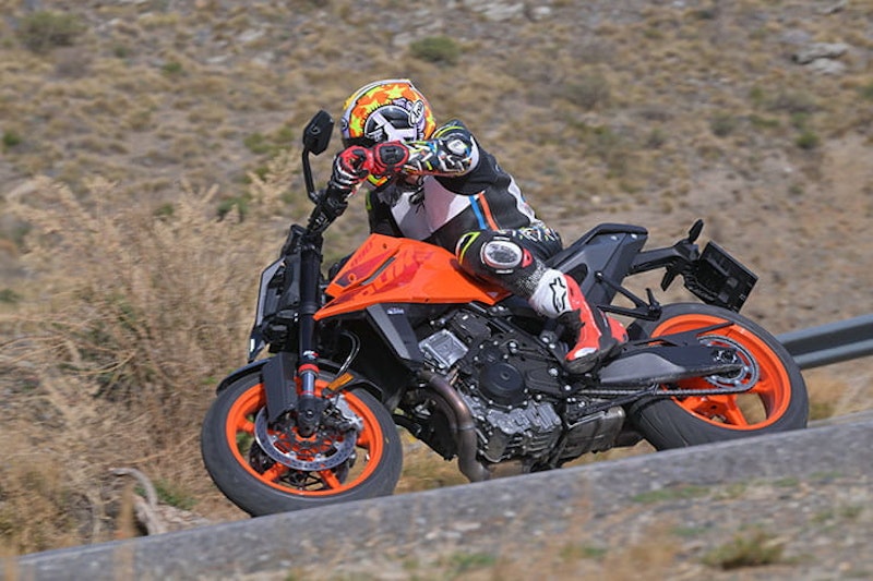 2024 KTM 990 Duke Review Details Price Spec_229