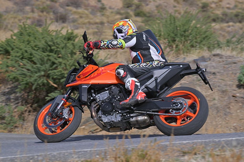 2024 KTM 990 Duke Review Details Price Spec_232