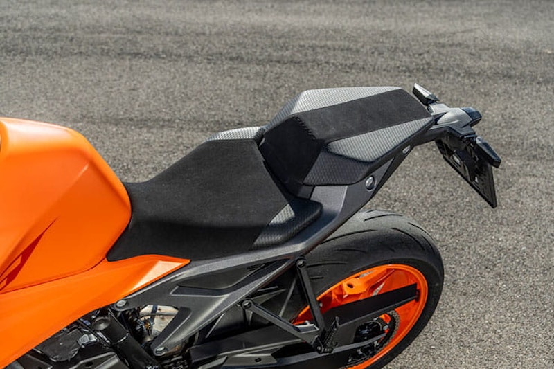 2024 KTM 990 Duke Review Details Price Spec_287