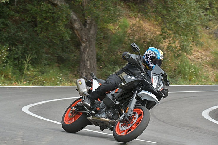 2023 KTM 890 Supermoto SMT Review Details Price Spec_121