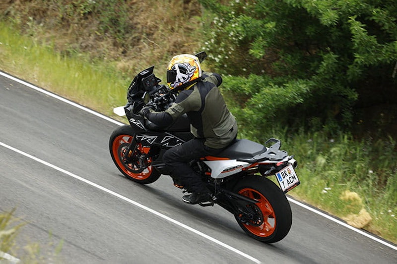 2023 KTM 890 Supermoto SMT Review Details Price Spec_104
